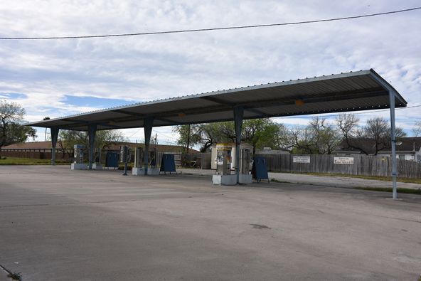 Kingsville Car Wash: 600 W Corral Ave, Kingsville, TX 78363